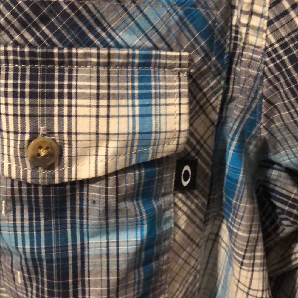 Oakley Button Up - image 3